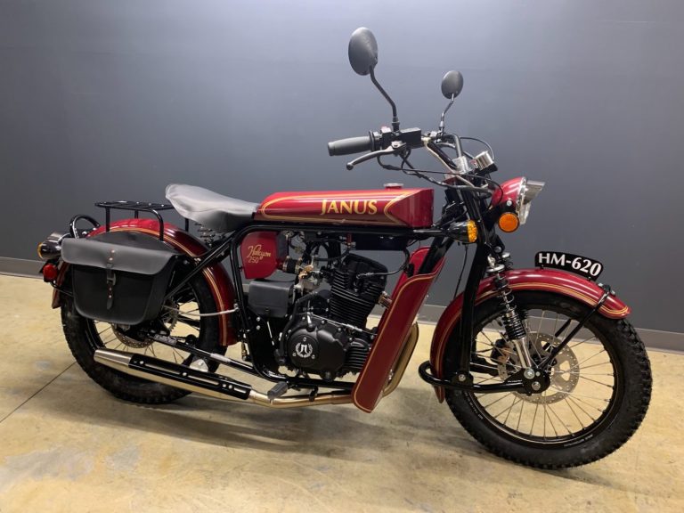 Janus-Classic-Handbuilt-Motorcycles-252