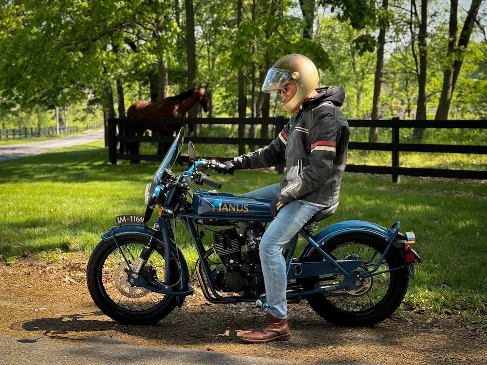 The Heroine Racer Helmet - Image 10